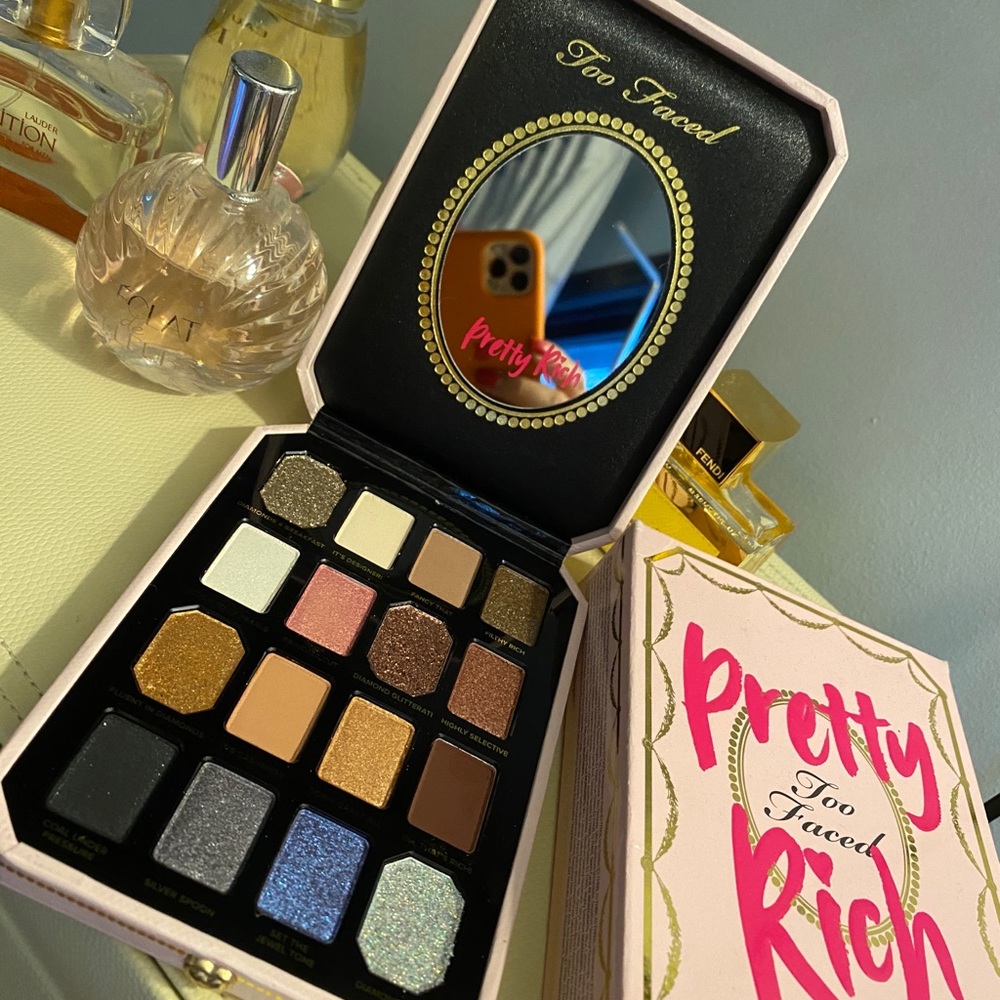 COPY - Too faced pretty rich eyeshadow.